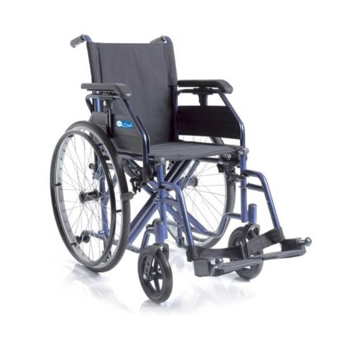 Sedia a rotelle trasformabile con braccioli regolabili